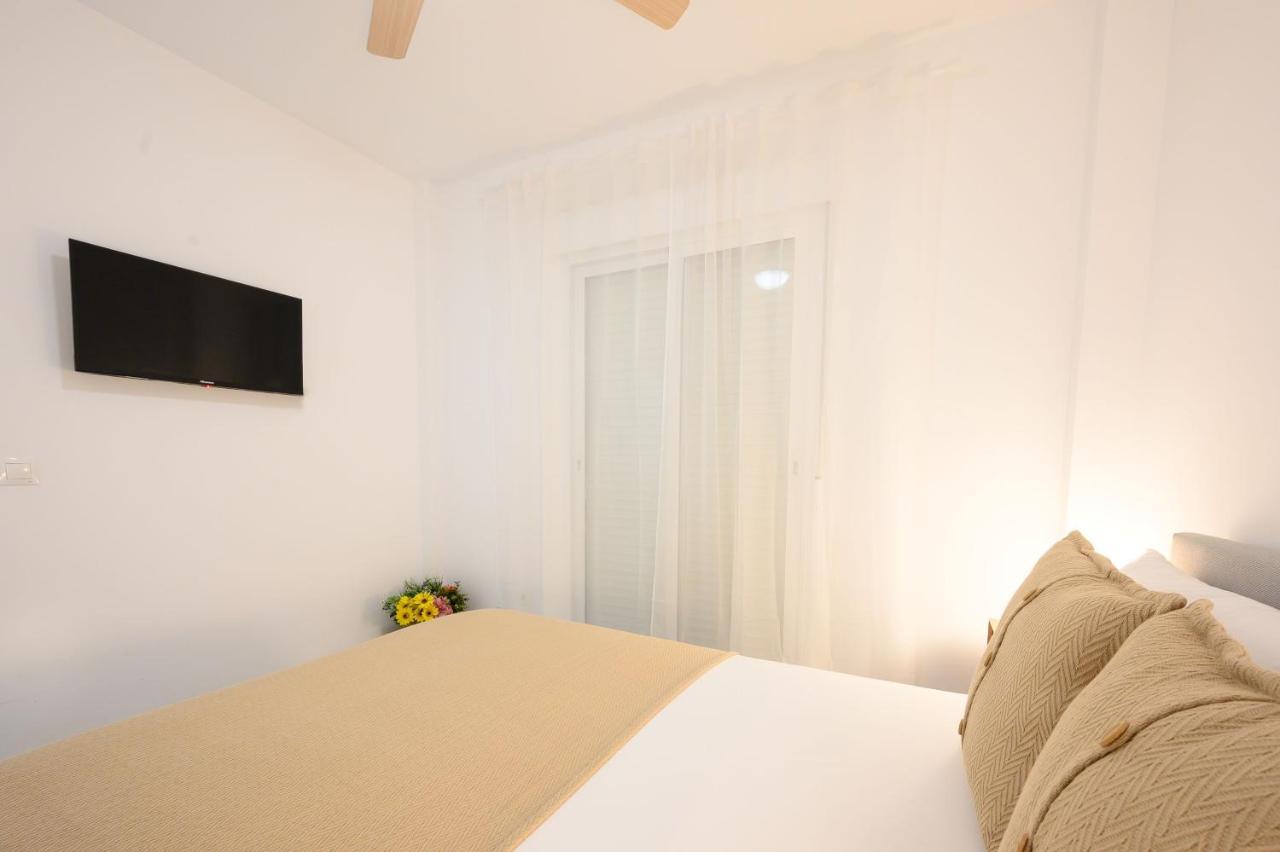 פואנגירולה New 1 Bedroom Apartment At 4 Min To The Beach By 10Tosea מראה חיצוני תמונה